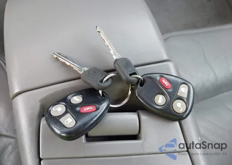 2000 Buick Park Avenue Ultra from USA, damaged, VIN 1G4CU5213Y4189893